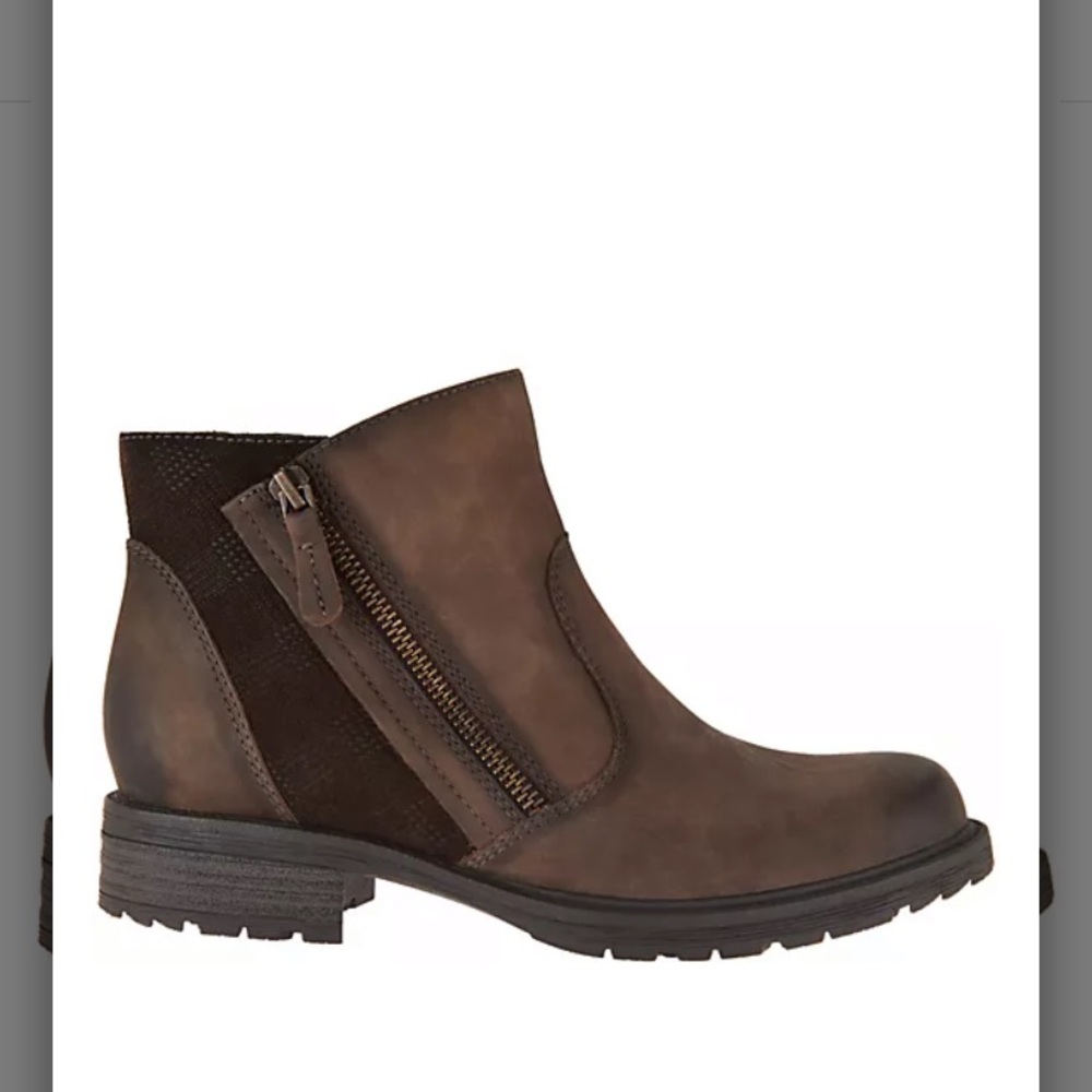 Earth Leather Jordan Vintage Boots in Stone Brown